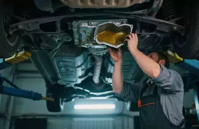 Inspect and Replace the Oil Pan Gasket